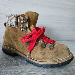 Vintage Hiking Mountain Boots Brown Suede Leather Faux Fur Red Laces Size 7.5